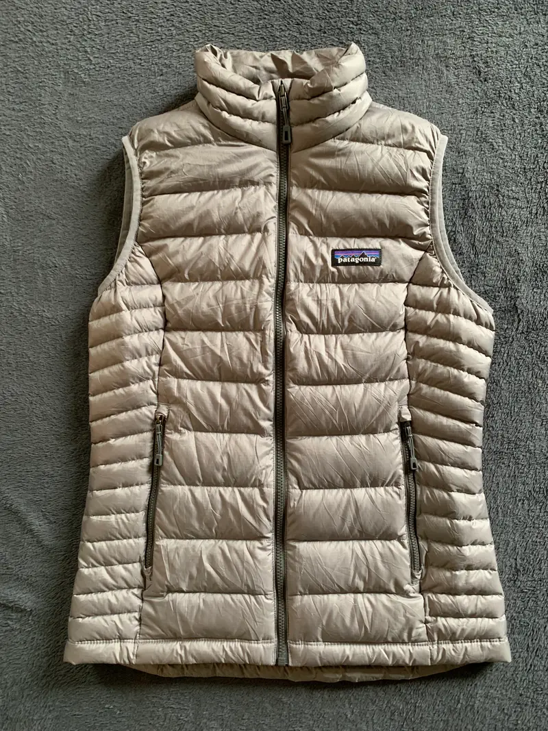 Doudoune sans manches patagonia d’occasion pour femmes. Taille xs.