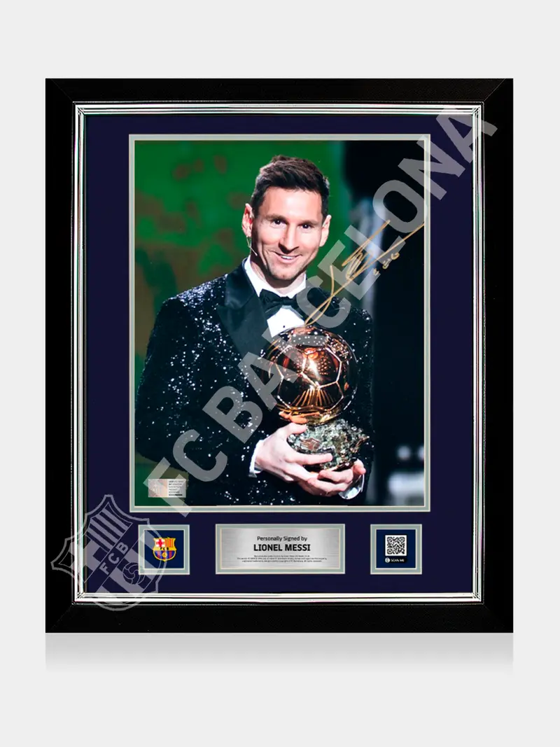 Lionel Messi FC Barcelona Signed & Framed Photo – 2023 Ballon d’Or Winner
