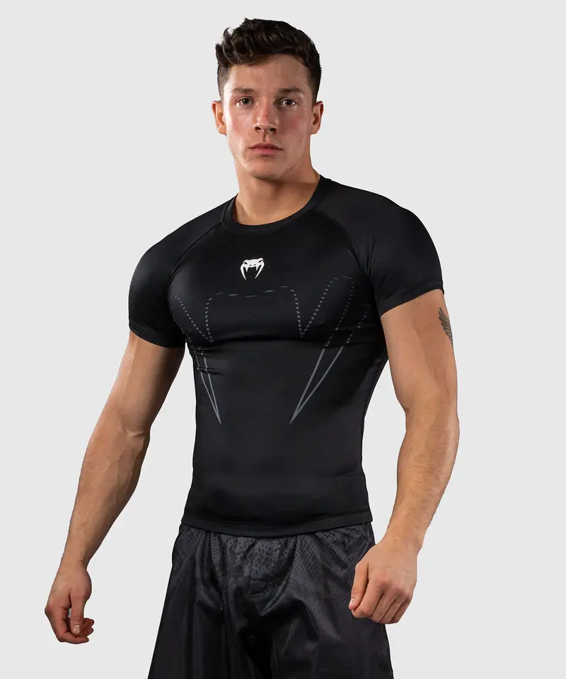Rashguard manches courtes Venum Edge – Noir/Sable