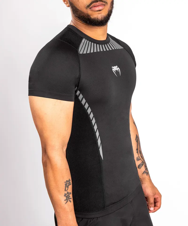 Rashguard Venum Jaws 2.0 - Manches Courtes - Noir