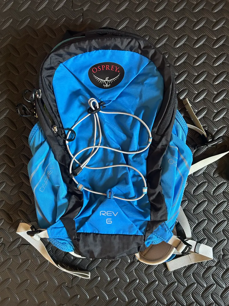 Sac à dos osprey d’occasion Rev 6 litres.