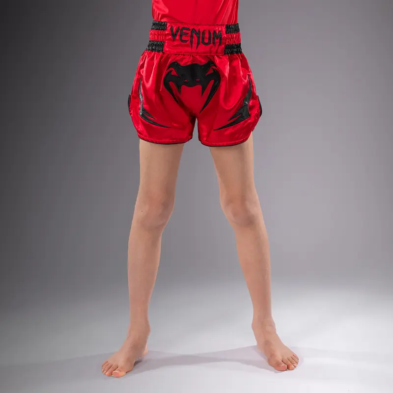 Short de Muay Thaï Venum Inferno pour Enfants - Rouge Cerise