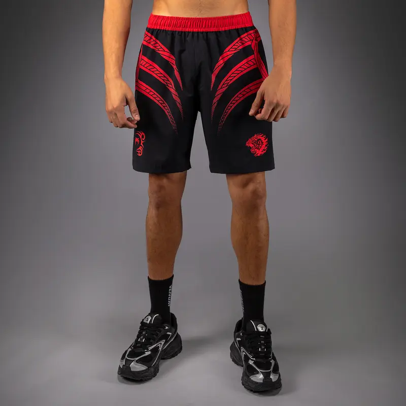 Short d'entraînement Venum x Mike Tyson Tiger - Noir Profond/Rouge Intense