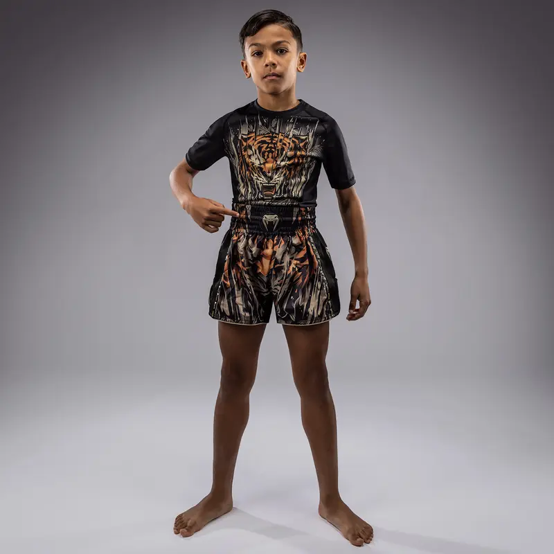 Short Muay Thai Venum Tiger pour Enfants - Noir/Orange Néon