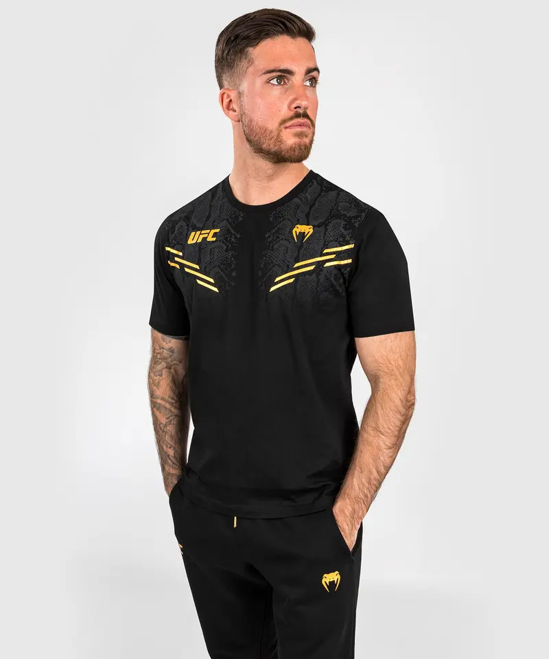 T-shirt à manches courtes pour Hommes UFC Adrenaline by Venum Replica - Champion