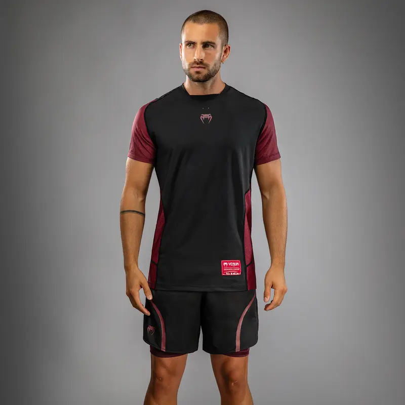 T-shirt Dry-Tech pour Hommes Venum x Assassin’s Creed Shadows - Bordeaux/Noir