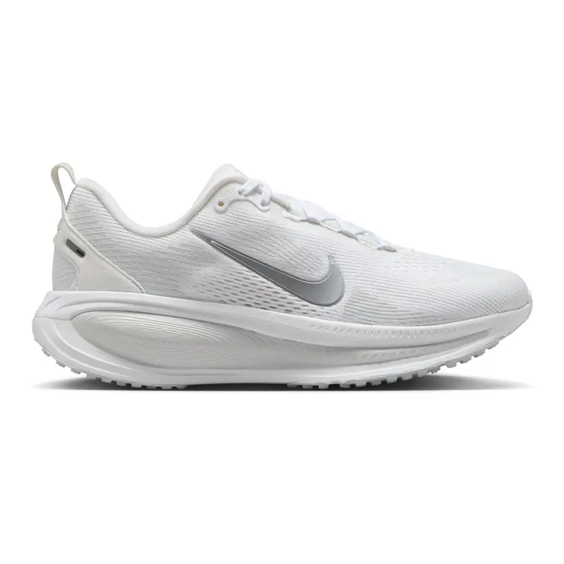 Vomero 18 Chaussure de running sans stabilisateurs Femmes - blanc, argent