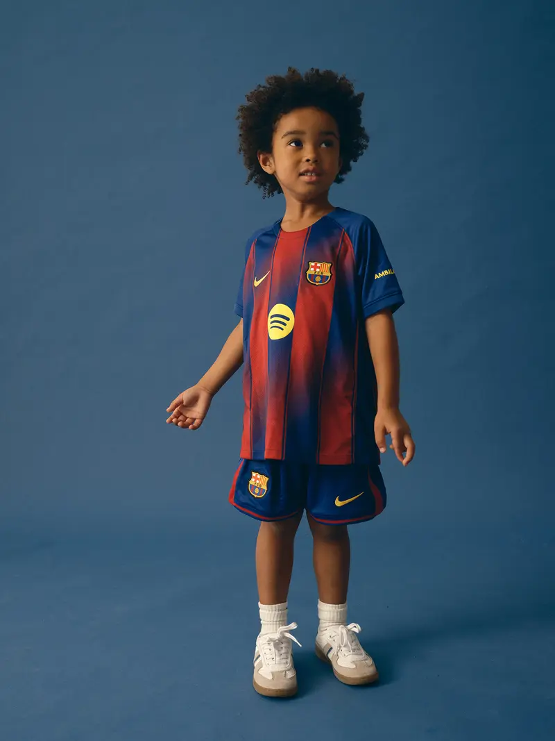 Younger kids home kit 25/26 FC Barcelona